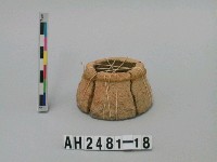 藏品(紅色粗砂小型陶圈足)的圖片